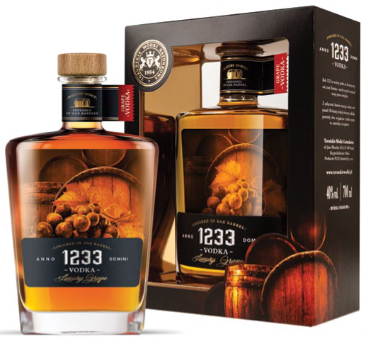 1233-GRAPE-VODKA-FINISHED-IN-OAK-BARREL-0,7L-40.png