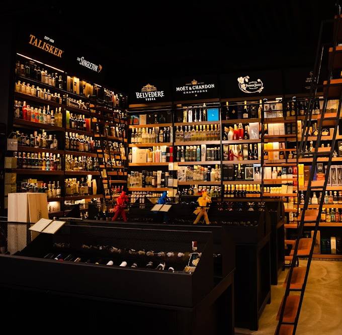 Smacza Jama delicatessen store