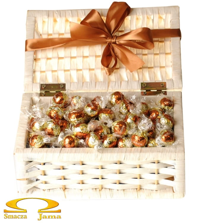Biały kuferek pralinek karmelowa krówka Lindt Lindor 1kg