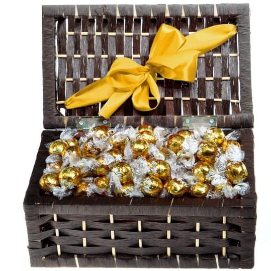 Chest of pralines Lindt Lindor White Truffles 1kg