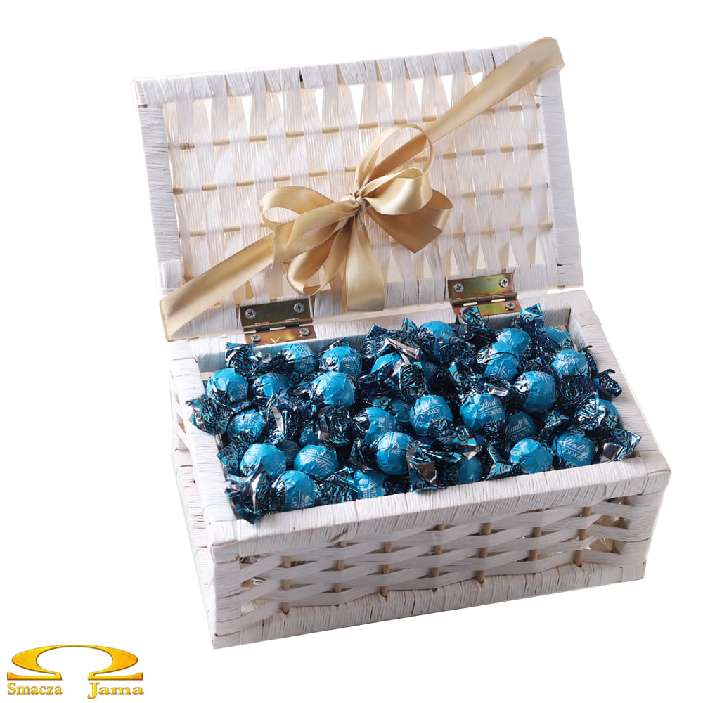 Chest of pralines Lindt Lindor Cookies